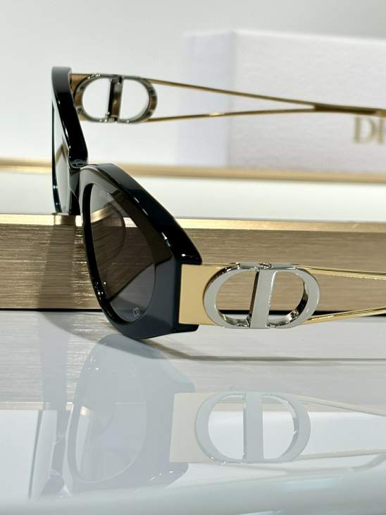 Picture of Dior Sunglasses _SKUfw76324729fw